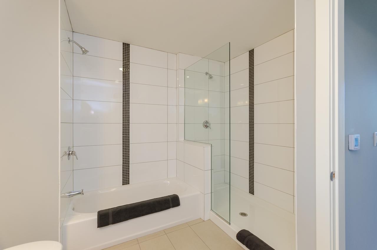 Downtown 3500sqft Penthouse With Private Rooftop Jacuzzi *